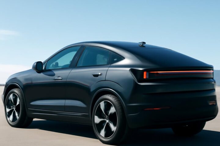 Polestar 4 – elektrické kupé-SUV bez zadného okna